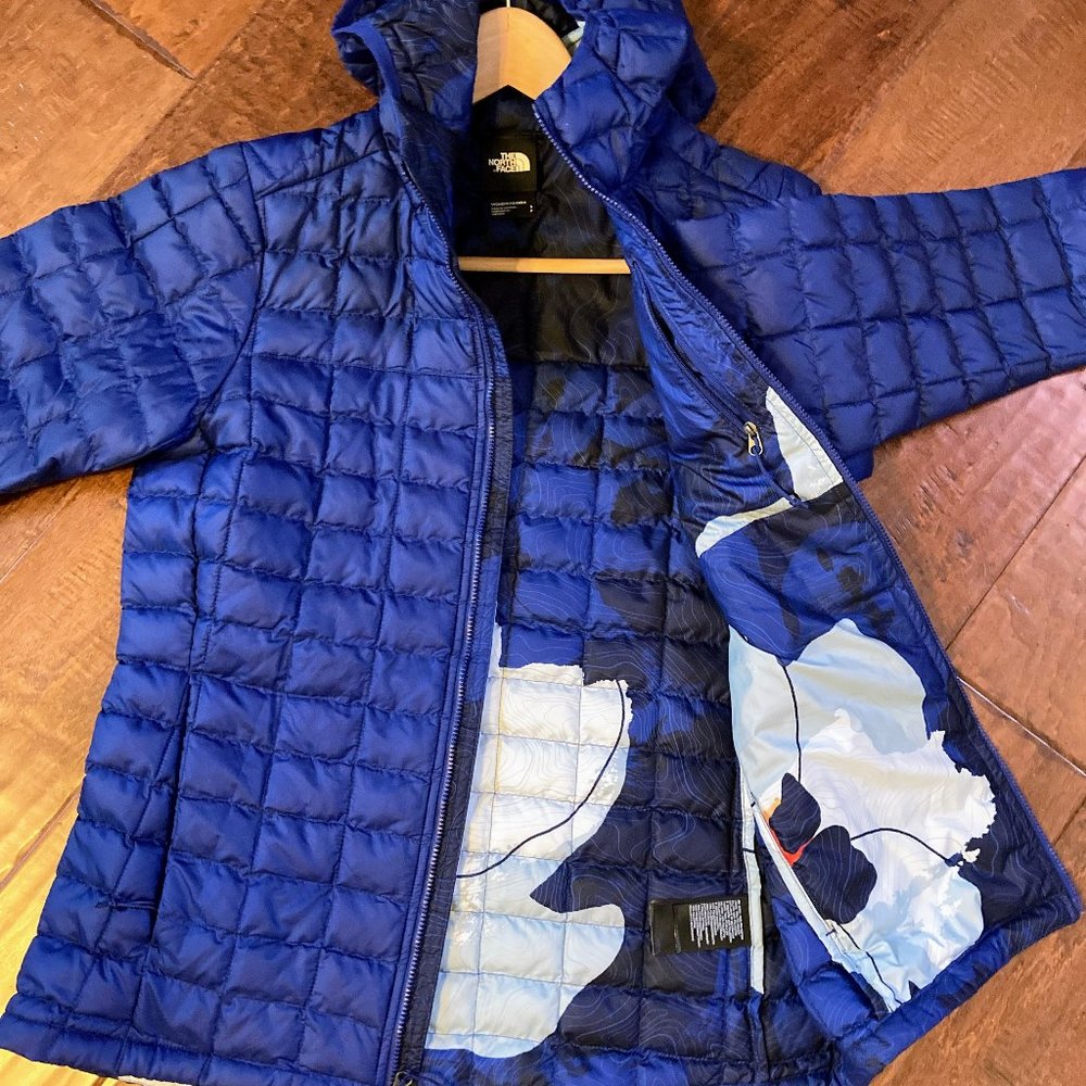 Women's North Face Jacket with hood, Blue, floral lining